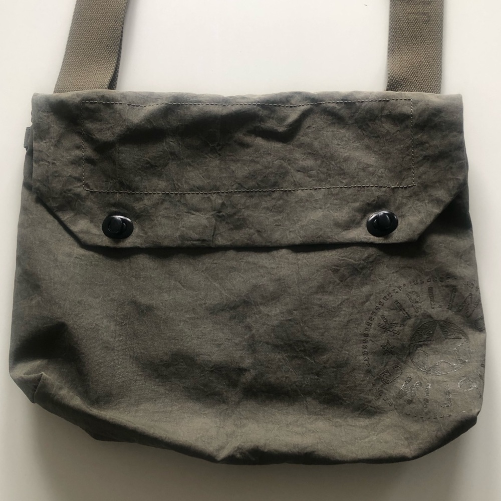 Kipling cross-body roomy bag w adjustable strap, distressed khaki by design;